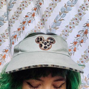 Vintage 00s Disney World Mickey Mouse cheetah prin